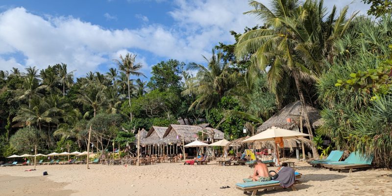 Unsere Hotel-Strandbar am Tag...